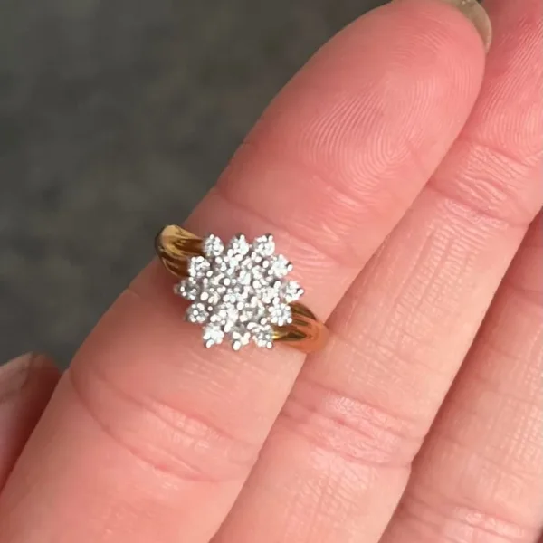 18ct diamond cluster ring