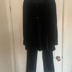 DEbenhams Black Velvet Trouser Suit - Image 2