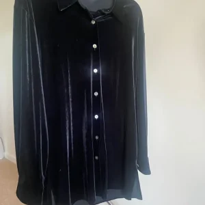 DEbenhams Black Velvet Trouser Suit - Image 4