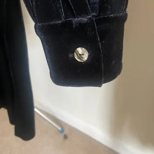 DEbenhams Black Velvet Trouser Suit - Image 8