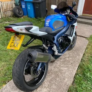 Suzuki GSXR 750 2011 - Image 4