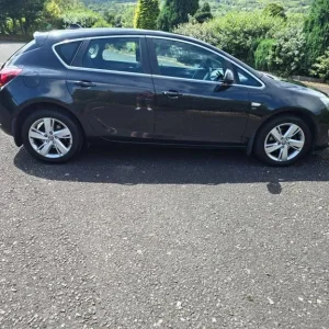 2014 Vauxhall Astra 1.7 Turbo Diesel Hatchback - Image 2