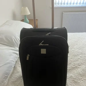 Tripp suitcases in black - Image 7