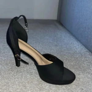 New Look Heels Size 5 - Image 3