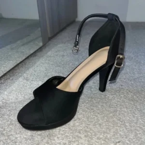 New Look Heels Size 5 - Image 4