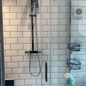 Bathroom Suite - Image 4