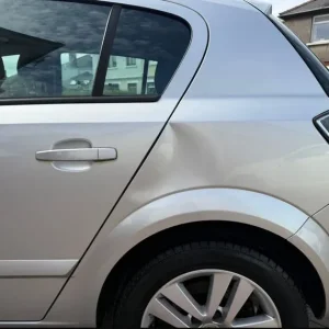 Vauxhall Astra 5 Door Hatchback 2009 Manual - Image 4