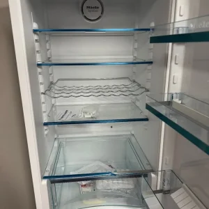 Miele Fridge Freezer KFN 37432 iD – Unused Display Model - Image 6