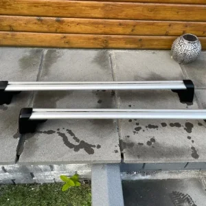 Vauxhall Astra J roof bars - Image 3
