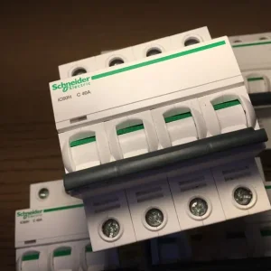 5 x Schneider A9F54440 40A 4P MCB C40 C40A iC60H - Image 2