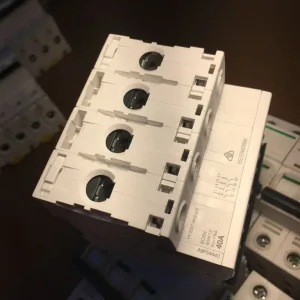 5 x Schneider A9F54440 40A 4P MCB C40 C40A iC60H - Image 3