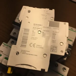 5 x Schneider A9F54440 40A 4P MCB C40 C40A iC60H - Image 4
