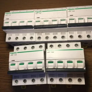 5 x Schneider A9F54440 40A 4P MCB C40 C40A iC60H