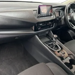 2021 Nissan Qashqai Acenta Premium 1.3 DIG-T Hybrid SUV - Image 2