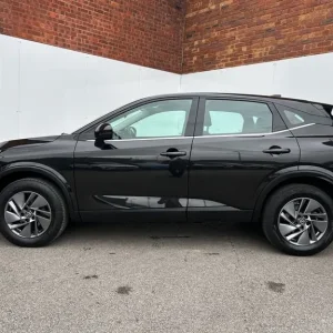 2021 Nissan Qashqai Acenta Premium 1.3 DIG-T Hybrid SUV - Image 6