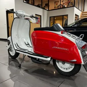 1965 Lambretta LI 150 White and Red Manual Scooter - Image 3