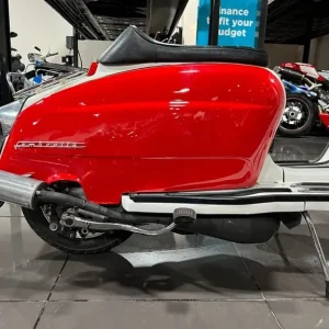 1965 Lambretta LI 150 White and Red Manual Scooter - Image 7