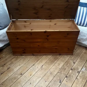 Pine Blanket Box - Image 2