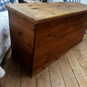 Pine Blanket Box - Image 4