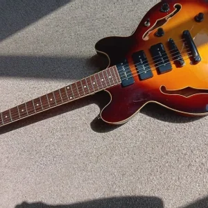 Vintage AV3P electric guitar