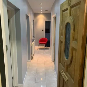4-bedroom flat in Shadwell - Image 4