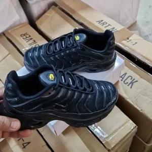 Kids' best quality trainers - Image 3