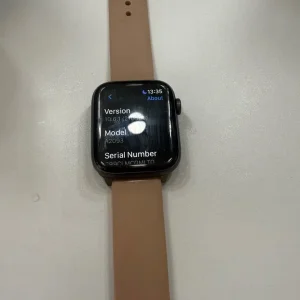Apple Watch Series 5 – 40mm Black (Includes Extra Strap) - Image 8