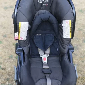 Graco Junior Car Seat with Base - Image 2