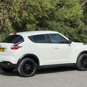 2017 Nissan Juke 1.2 DiG-T N-Connecta Manual 6-Speed Petrol Hatchback - Image 3