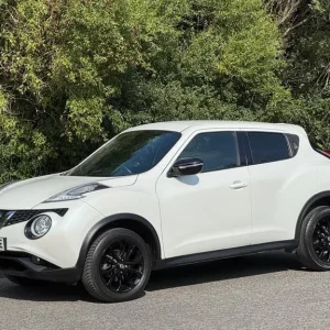 2017 Nissan Juke 1.2 DiG-T N-Connecta Manual 6-Speed Petrol Hatchback - Image 4