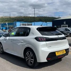 2021 Peugeot 208 1.2 PureTech Allure Hatchback - Image 5