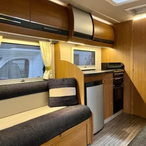 AUTOTRAIL TRACKER RS 2013 2 BERTH MOTORHOME - Image 8
