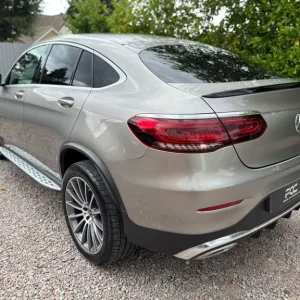 2020 Mercedes-Benz GLC 300de AMG Line Premium 4MATIC - Image 2