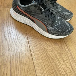 Puma trainers
