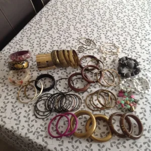 Bracelets and bangles - Image 5