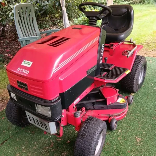 Westwood S1300 ride on mower - great runner !!