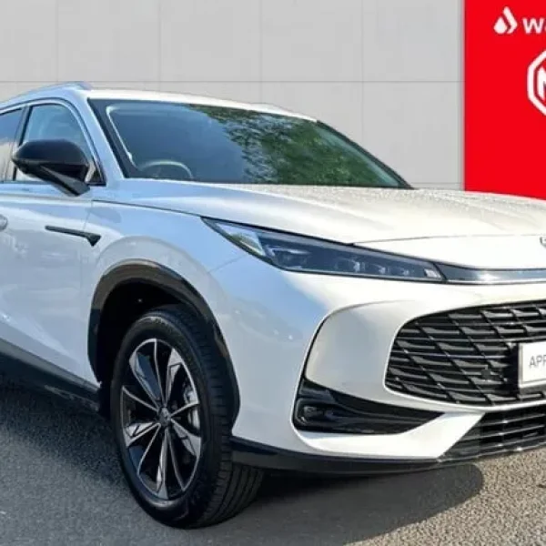2025 MG HS 1.5 T-GDI SE 5-door hatchback