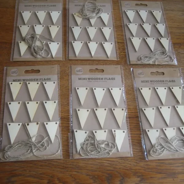 Wooden mini bunting flags 6 packs