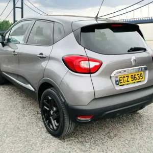 2017 Renault Captur 1.2 TCe Energy Dynamique S Nav SUV 5dr - Image 6