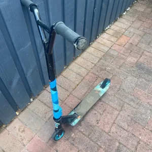 Kids stunt scooter