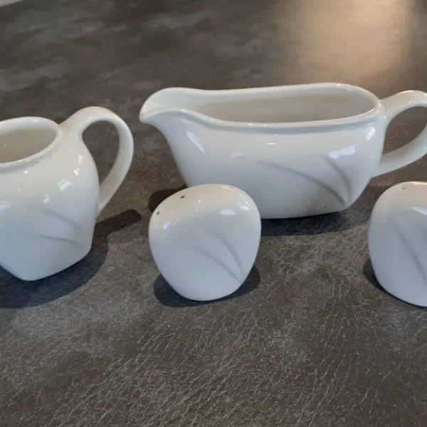 41 Piece Dinner Set