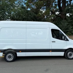 2019 Mercedes-Benz Sprinter 2.1 CDI 143bhp High Roof 3-Seater Cab - Image 3