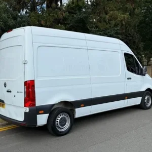 2019 Mercedes-Benz Sprinter 2.1 CDI 143bhp High Roof 3-Seater Cab - Image 4