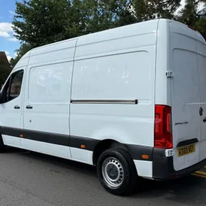 2019 Mercedes-Benz Sprinter 2.1 CDI 143bhp High Roof 3-Seater Cab - Image 6