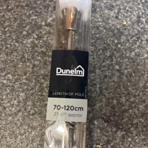 Brand new extending dunelm curtain pole and brackets chrome - Image 2