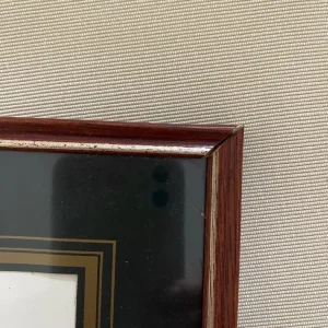 Mounted picture in dark wood frame - Image 3