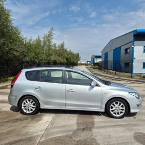 2011 Hyundai i30 1.4 Comfort 5dr Estate Petrol Manual - Image 3