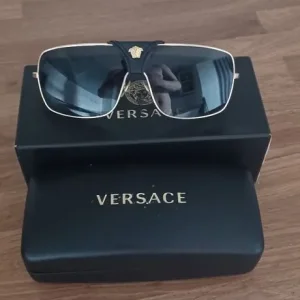 Versace Medusa sunglasses - Image 5