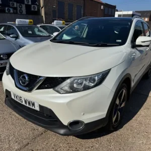 2016 Nissan Qashqai 1.5 dCi N-Connecta - Image 3