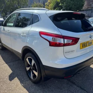 2016 Nissan Qashqai 1.5 dCi N-Connecta - Image 7